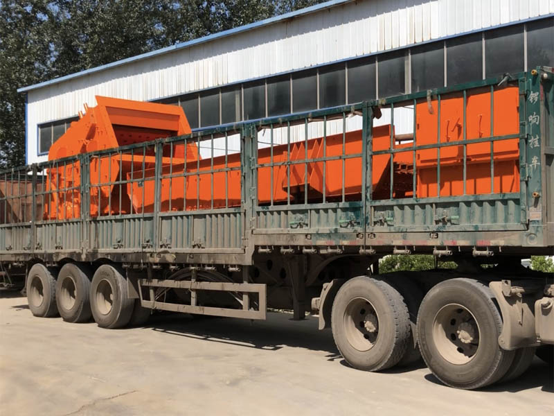 移動(dòng)破碎站發(fā)往昆明